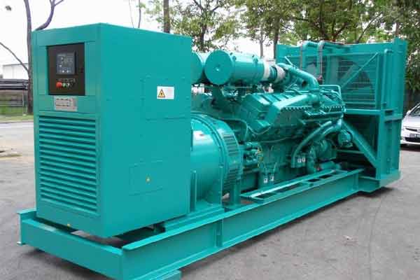 昌都柴油发电机组电压不稳定怎样维修？